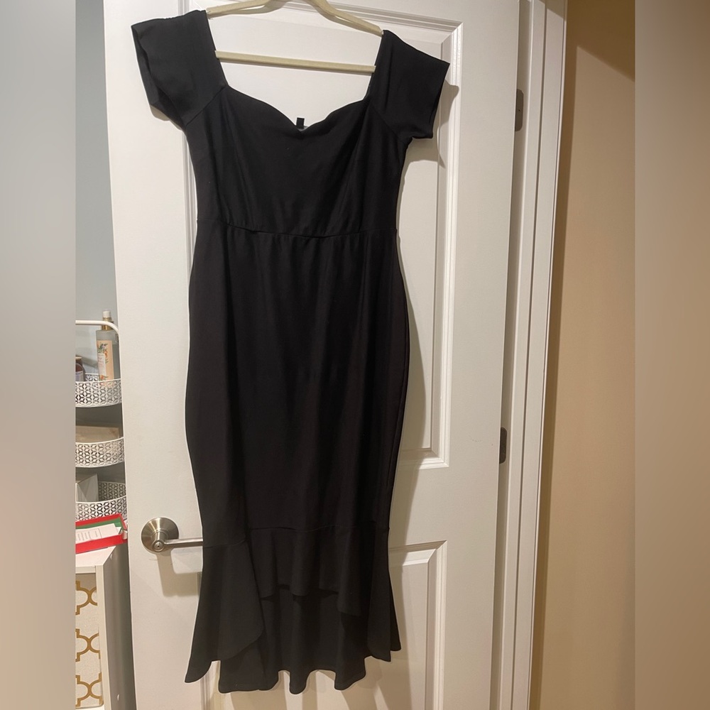 Lulu's Black Off-the-Shoulder Sheath Dress